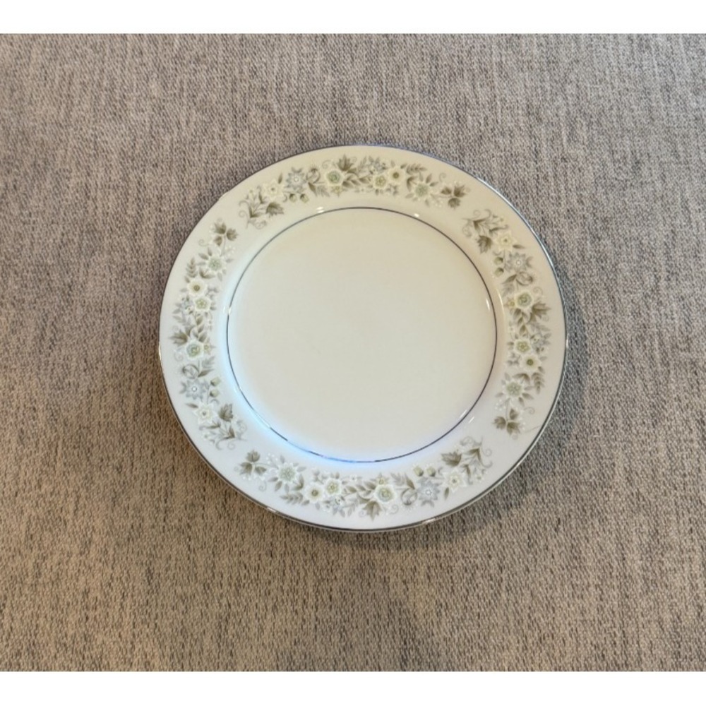 Imperial‎ China Wild Flower Salad Plate White Green Blue & White Flowers